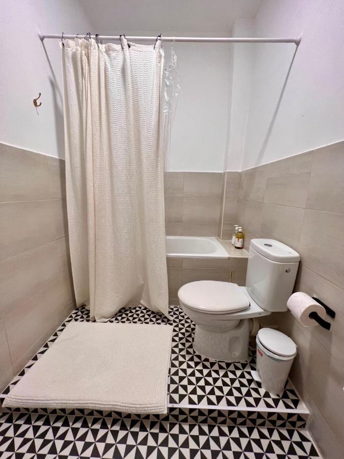 Urban Rooms Fuencarral มาดริด ภายนอก รูปภาพ