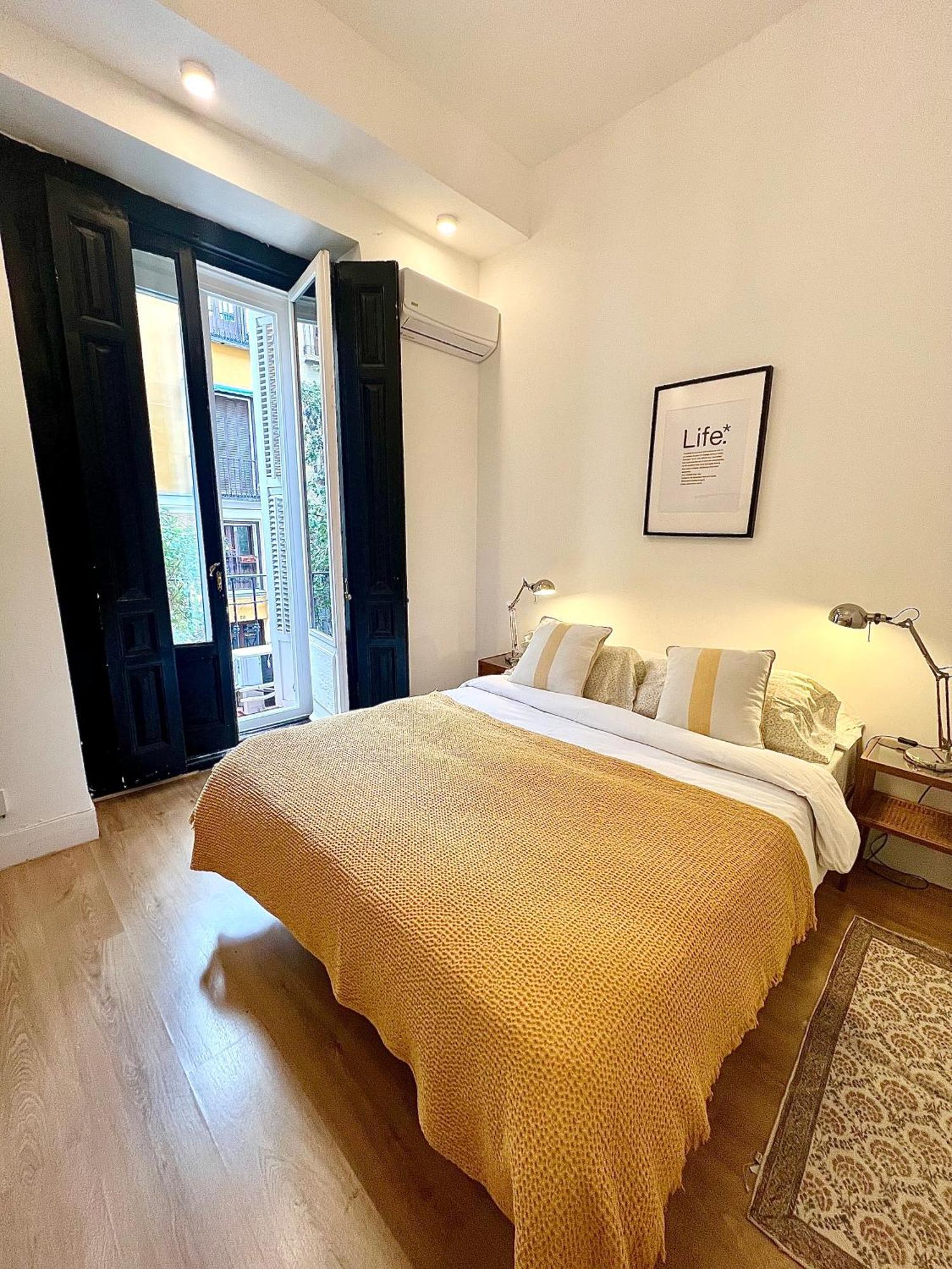 Urban Rooms Fuencarral มาดริด ภายนอก รูปภาพ